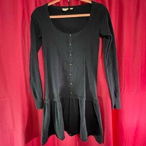 Cute dark blue dress long sleeved. Perfect for any occasion size small women’s.